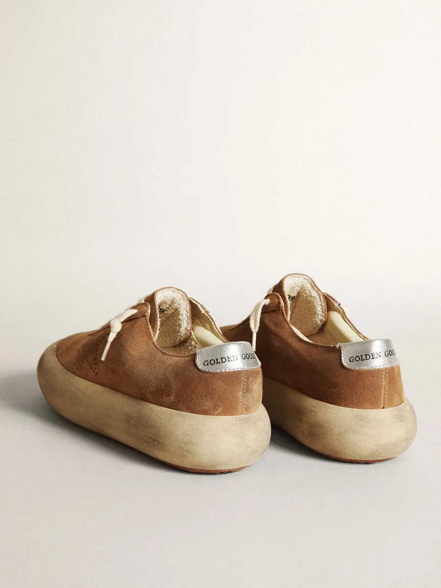 Space-Star Donna in suede tabacco con stella traforata