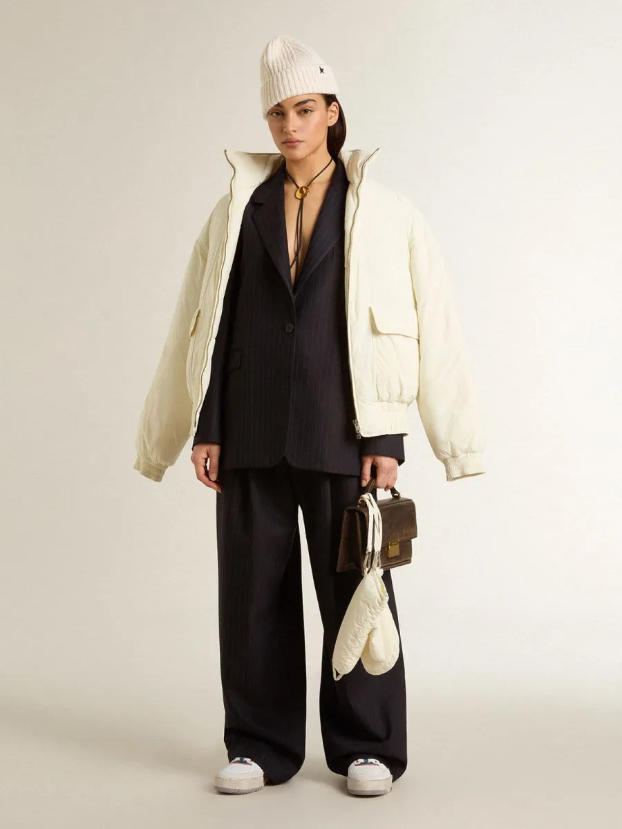 Forty2 Donna con stella nera e talloncino in pelle laminata argento