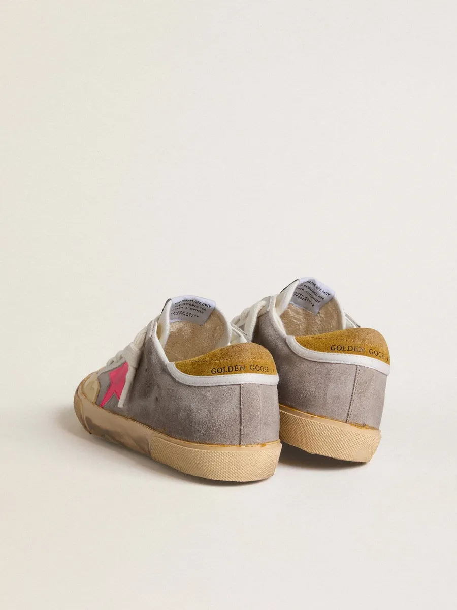 Super-Star Donna in suede tortora con stella in pelle fucsia e talloncino in suede ocra
