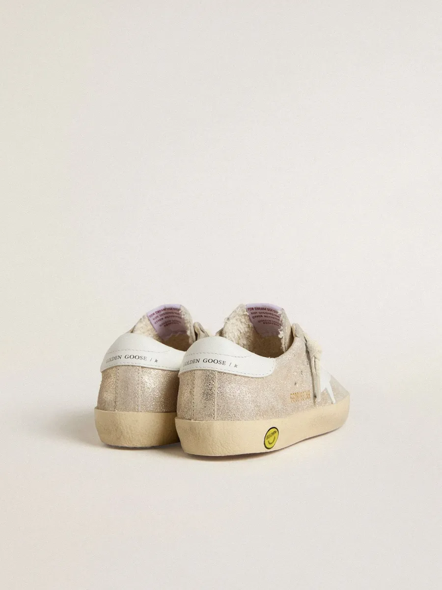 Super-Star Young in suede effetto laminato color sabbia con stella in pelle bianca