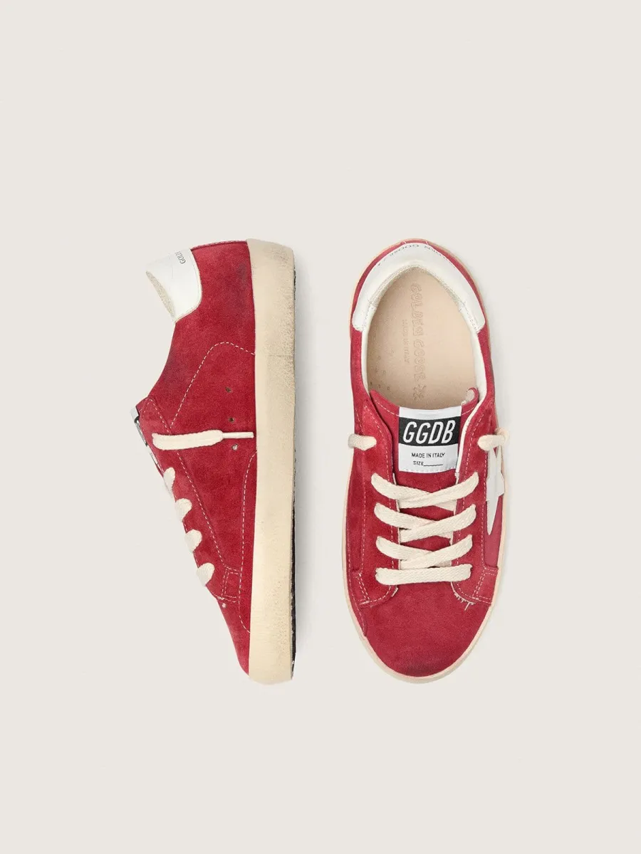 Super-Star Young in suede rosso con stella e talloncino in pelle bianca