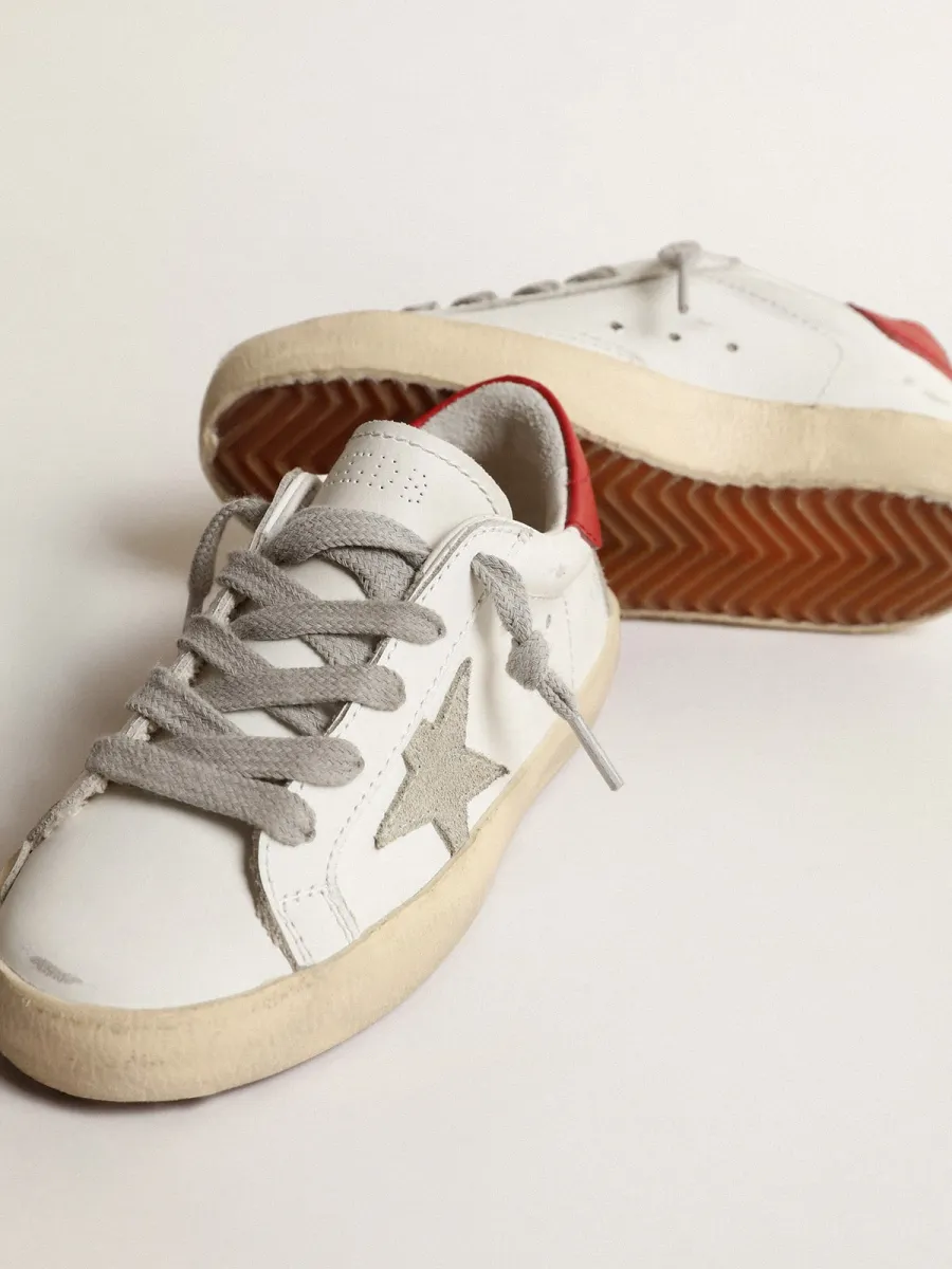 Super-Star Young con stella in suede e talloncino in pelle rossa