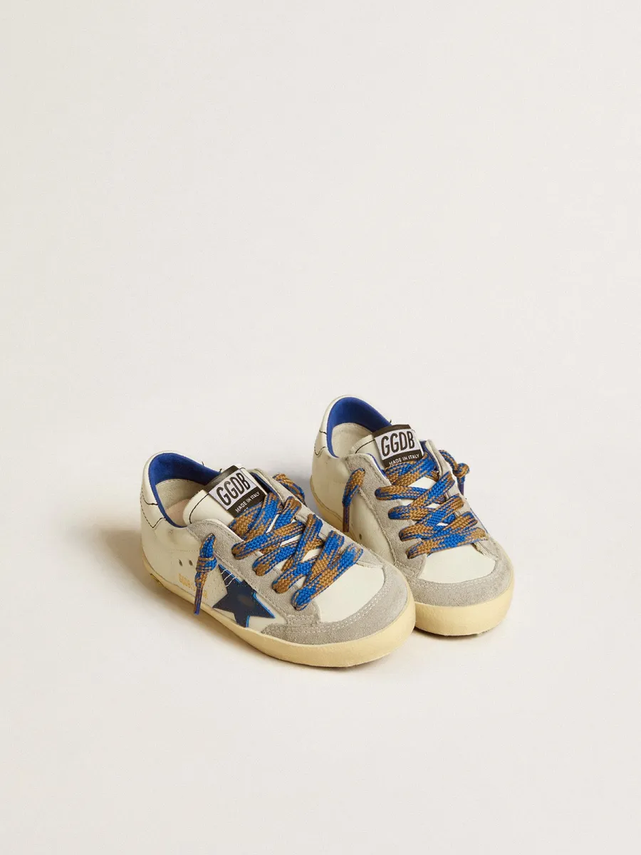 Super-Star Young con stella in pelle blu e inserti in suede ghiaccio