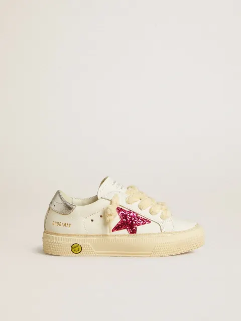May Young con stella in glitter fucsia e talloncino in pelle laminata