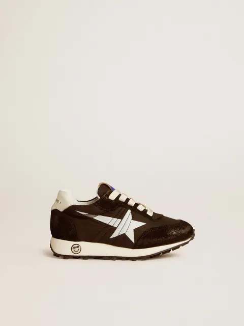 Marathon Young in nylon nero con stella stampata e talloncino in pelle