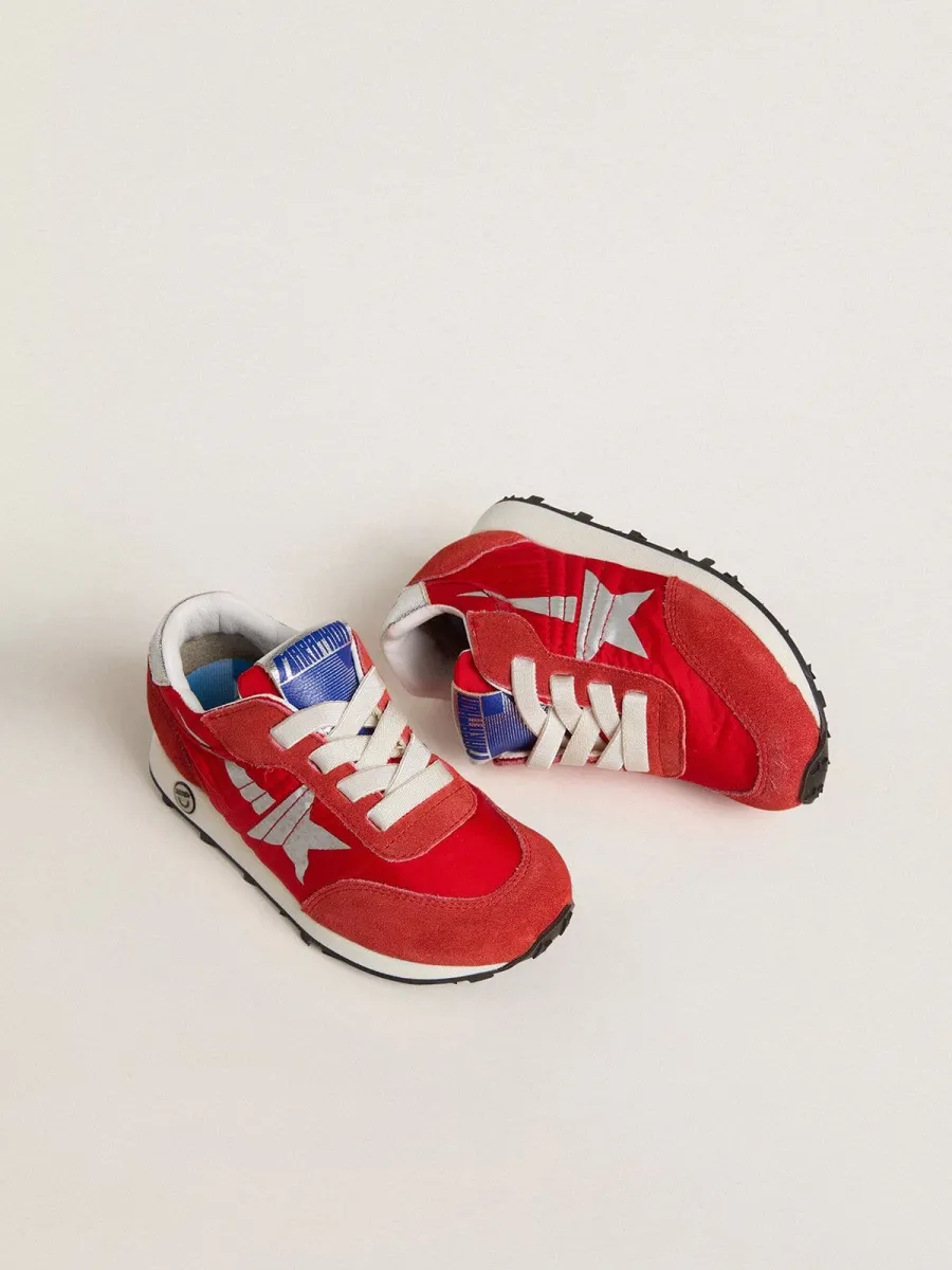 Marathon Young in nylon rosso con stella stampata e talloncino in pelle