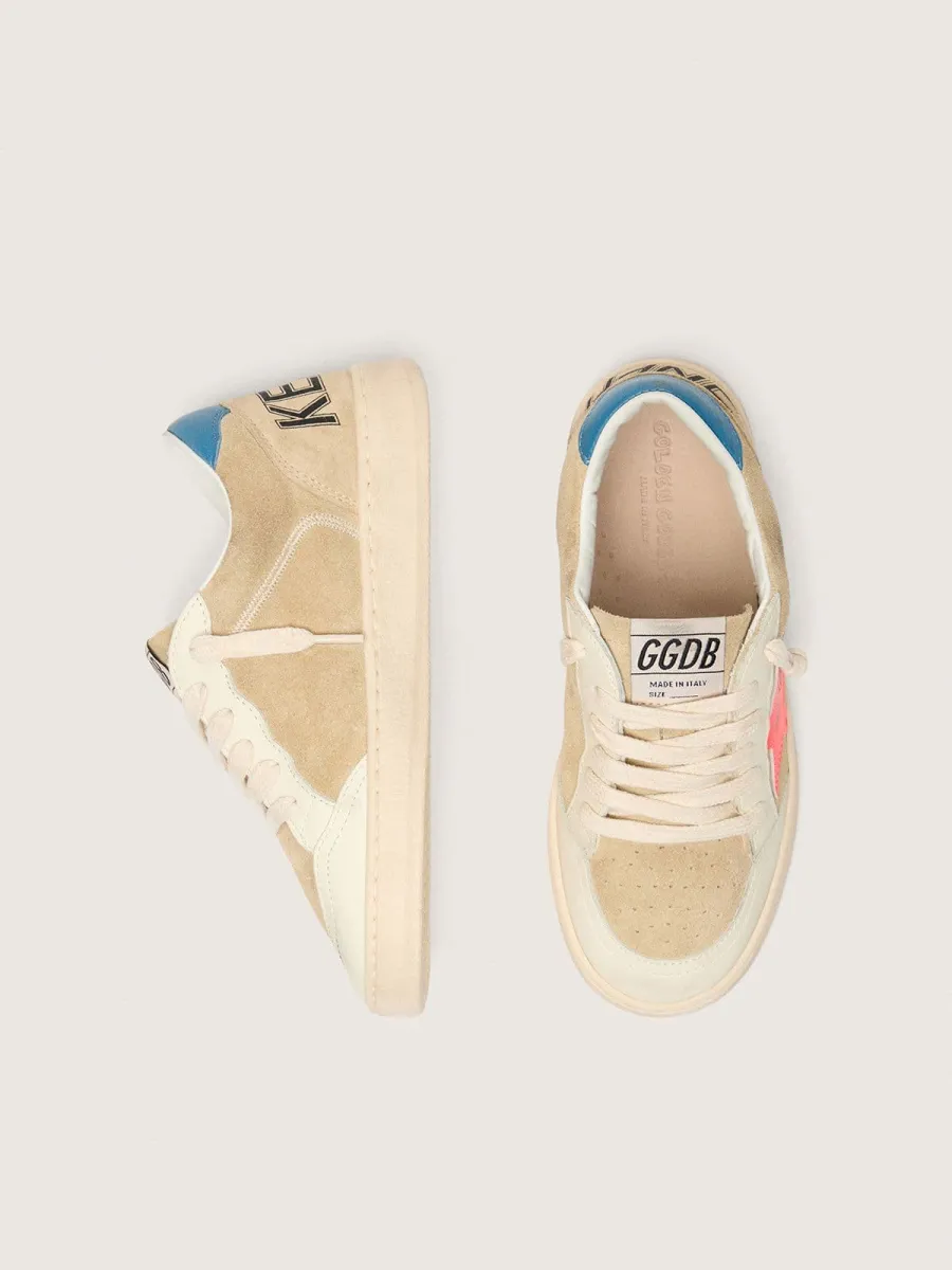 Ball Star Young in suede beige con stella rossa e talloncino azzurro