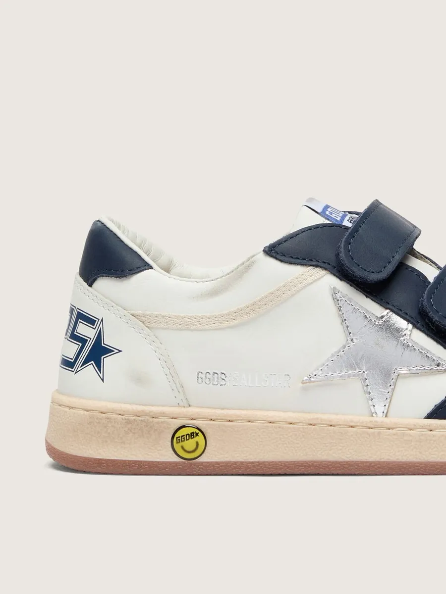 Ball Star young in pelle bianca con stella in pelle laminata argento e inserti in pelle blu scuro