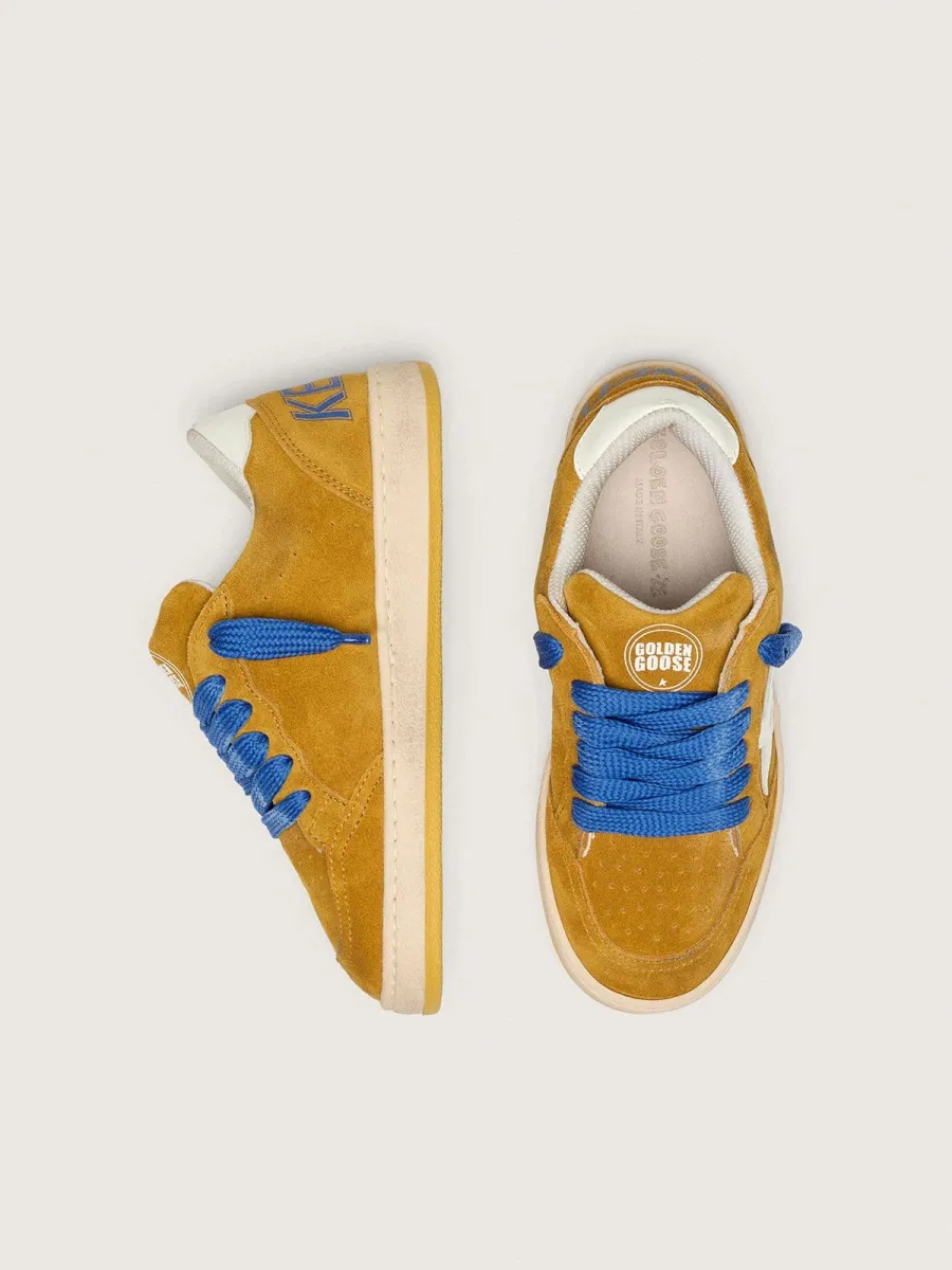 Ball Star Young in suede ocra con stella e talloncino in pelle lucida bianca