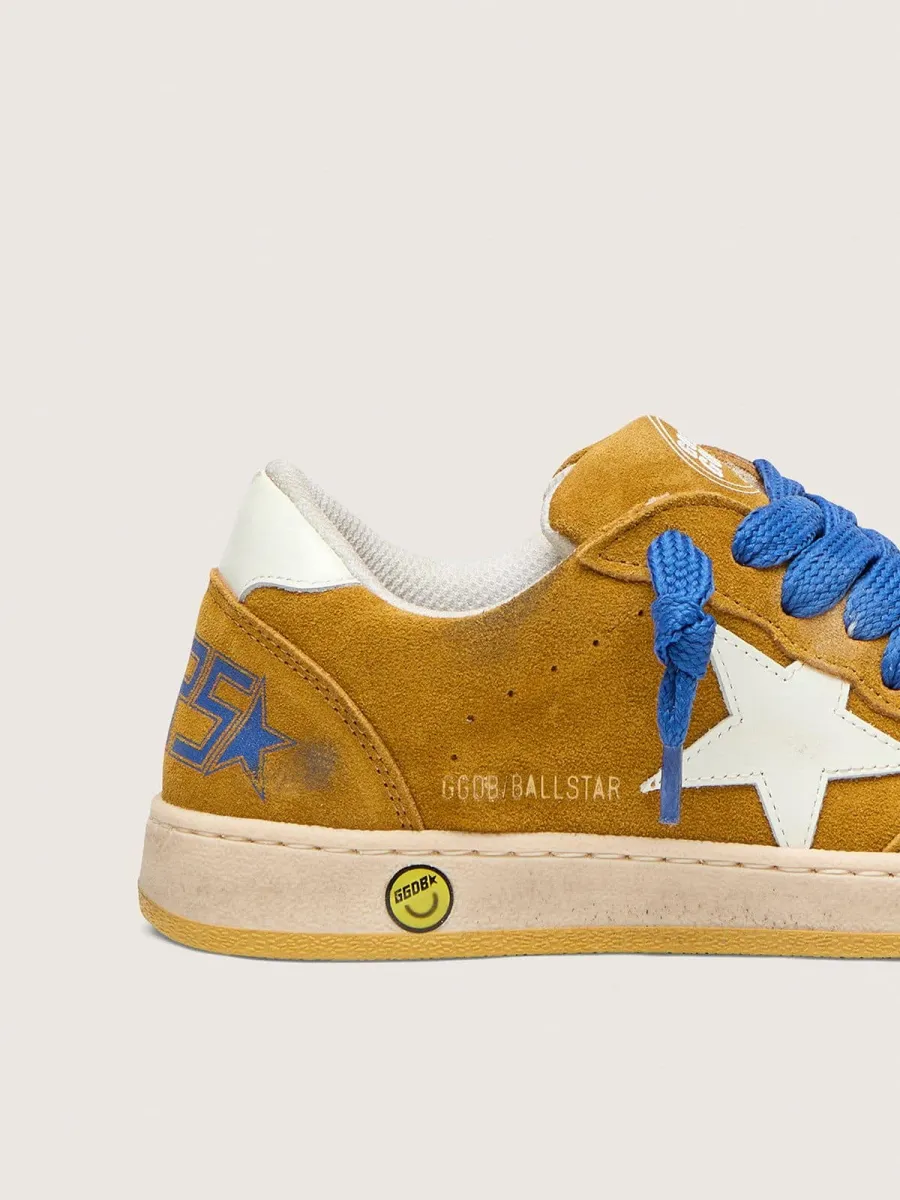 Ball Star Young in suede ocra con stella e talloncino in pelle lucida bianca