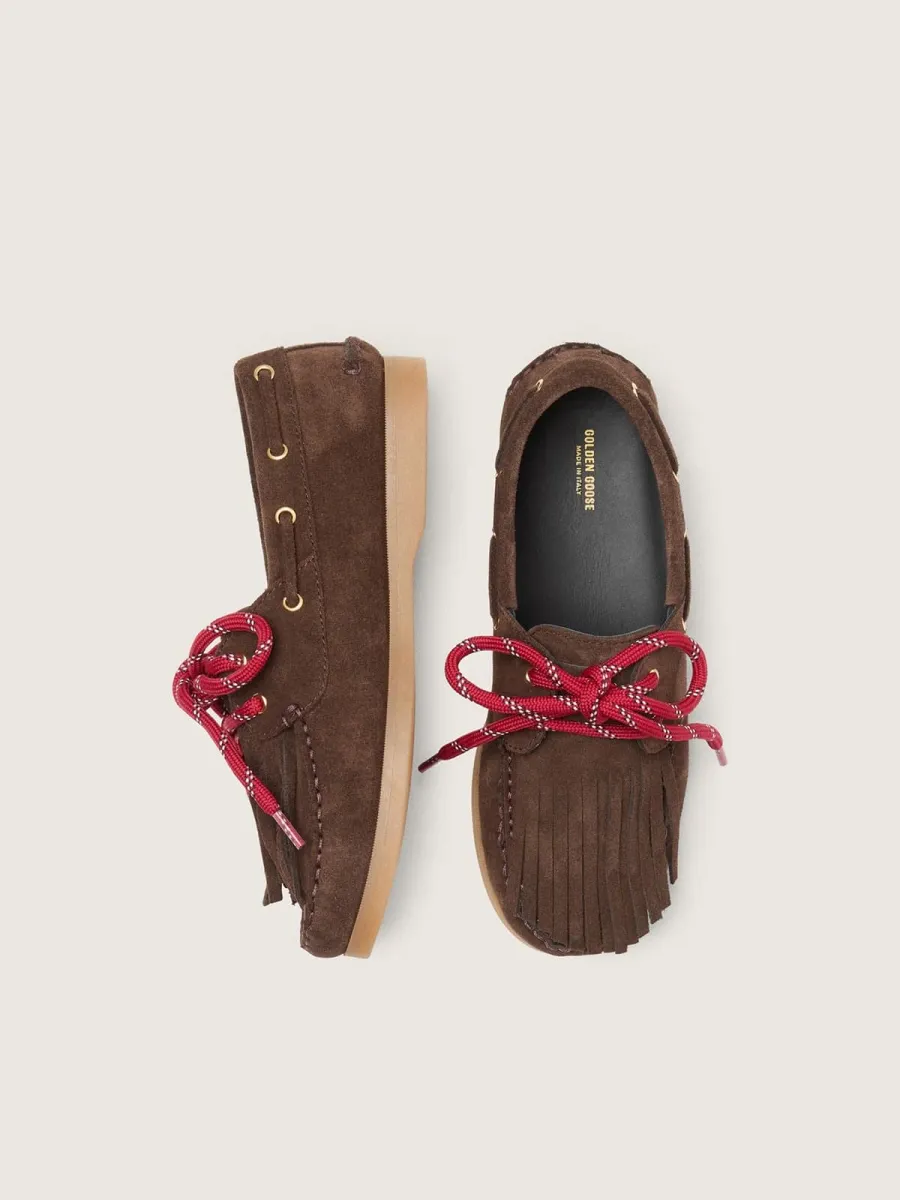 Mocassino Cruise young in suede marrone con frange in suede ton sur ton e lacci rossi